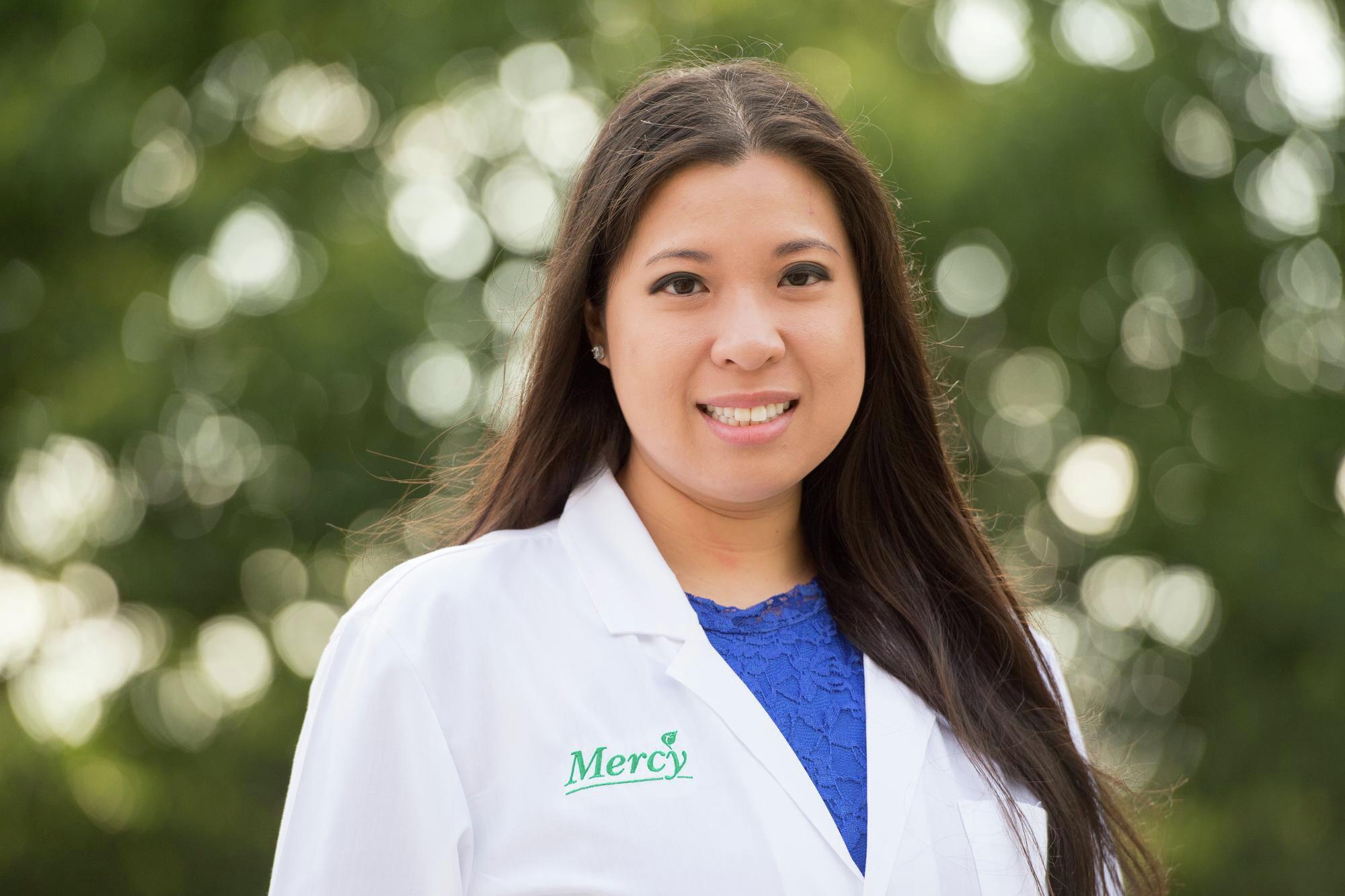 Dr. Elinor Zhou Gastroenterologist in Baltimore, Lutherville Mercy