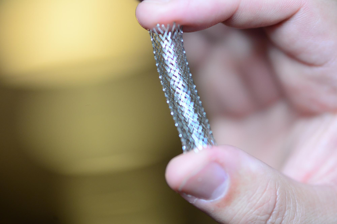 Vascular_Stent_In_Hand_Medical_Technology_MT_VC_2013_7565.JPG