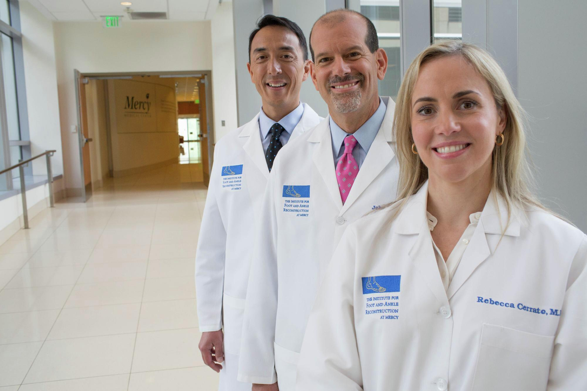 Cerrato_Campbell_Jeng_Labcoat_Group Portait_Bunting_Bridge_09.28.2016_IFAR_Commercial (45 of 51).jpg