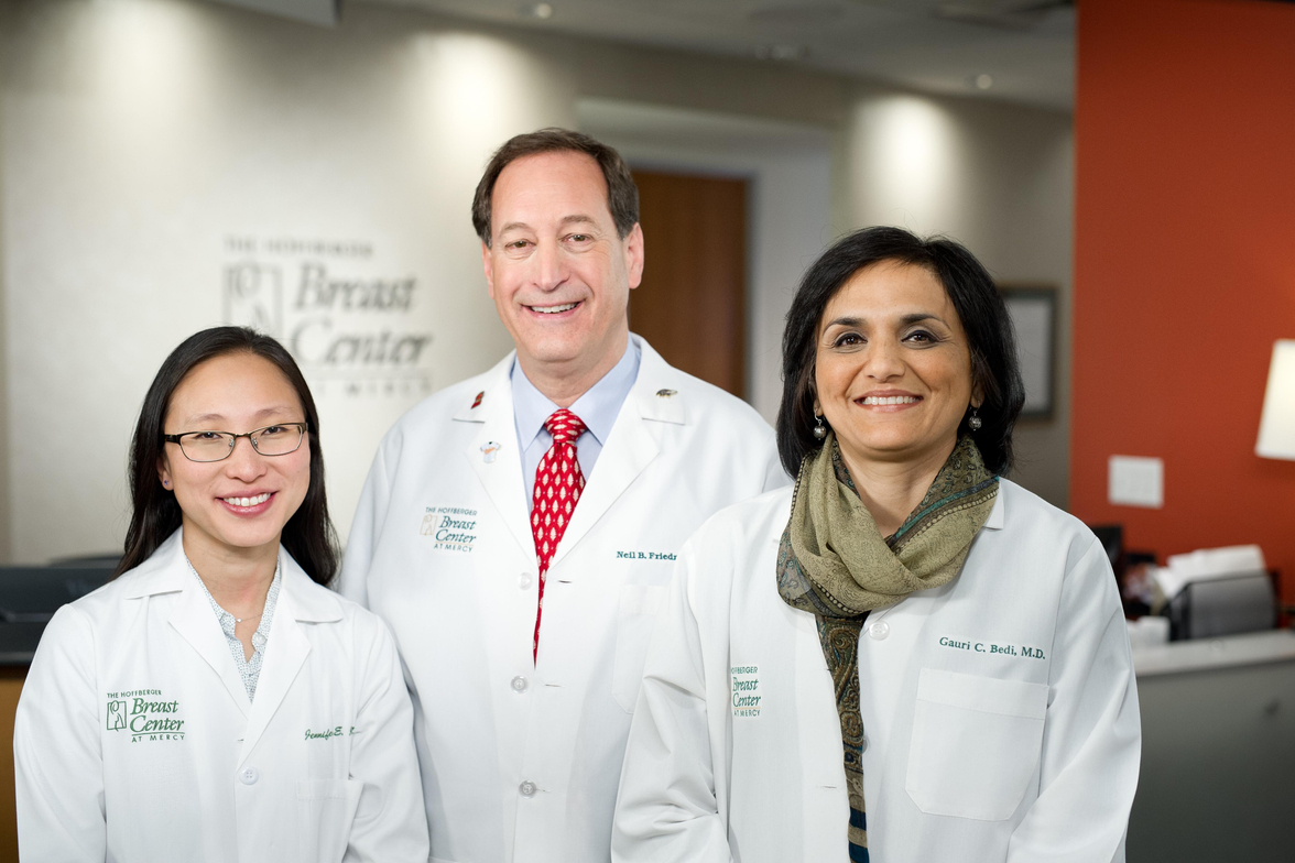 Joh_Friedman_Bedi_Labcoat_Group_Portrait_Breast_Center_11.27.2016_ggp111916_0474.jpg